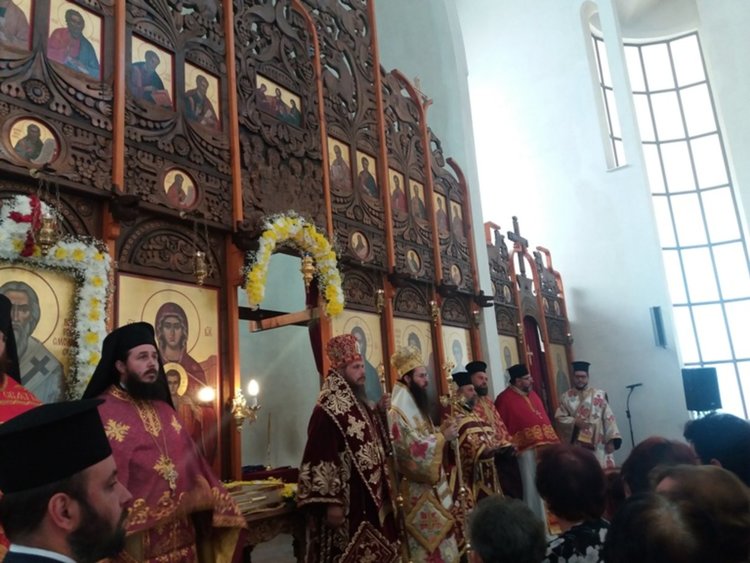 Епископ Арсений: България сега е един прикован на болничен одър смъртник