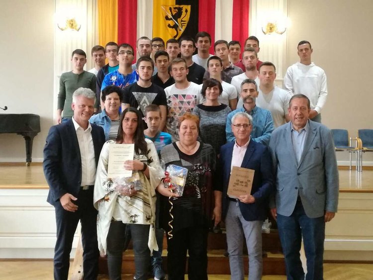 Ученици от Електрониката се докоснаха до най-новото ниво на професионална техника на стаж в Австрия