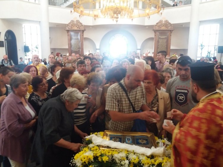 Епископ Арсений: България сега е един прикован на болничен одър смъртник