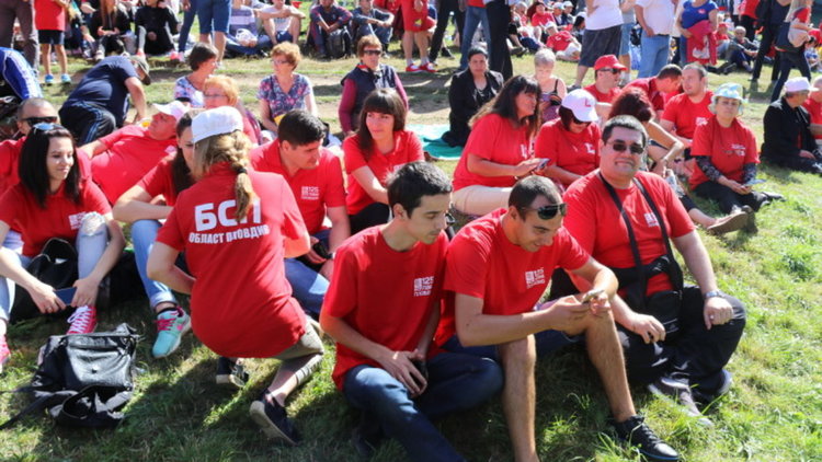 Нинова пред 60 000 на Бузлуджа: Да обединим народа си