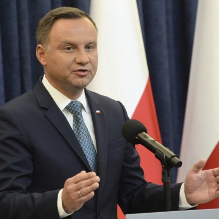 Президентът на Полша Анджей Дуда остави в сила новия Закон за организацията на общите съдилища