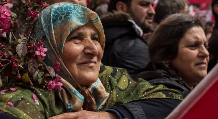Нежна революция в Турция, жените си поискаха правата  