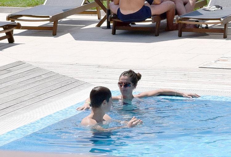   Хайде на плаж!Слънчево и тихо днес