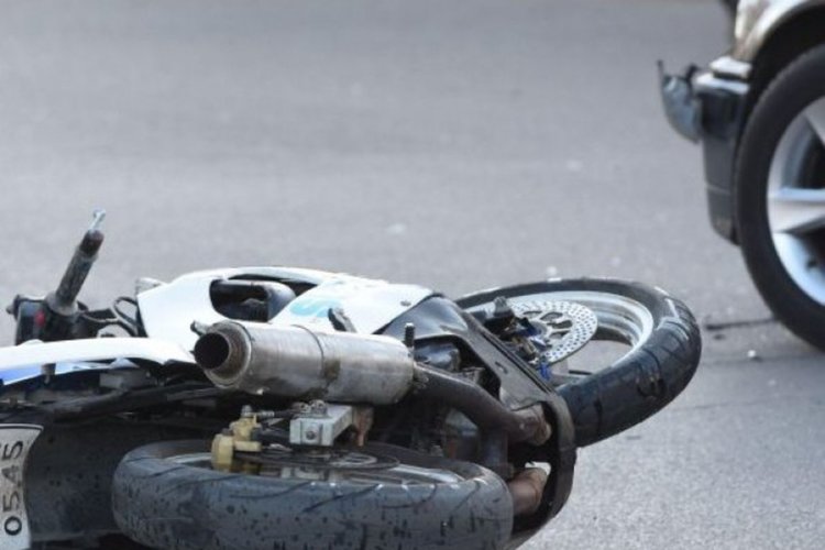 Тежка катастрофа: Загина мотоциклетист, блъснал се в ограда