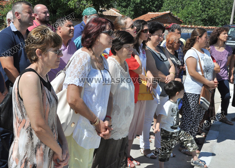 Кметът на Баните Искендер откри паметник на Ботев и Левски в Спахиево