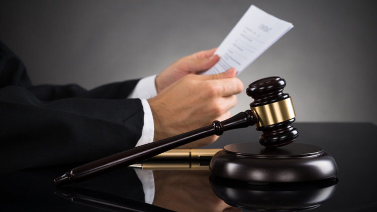 Прокуратурата иска разпускане на 33 партии