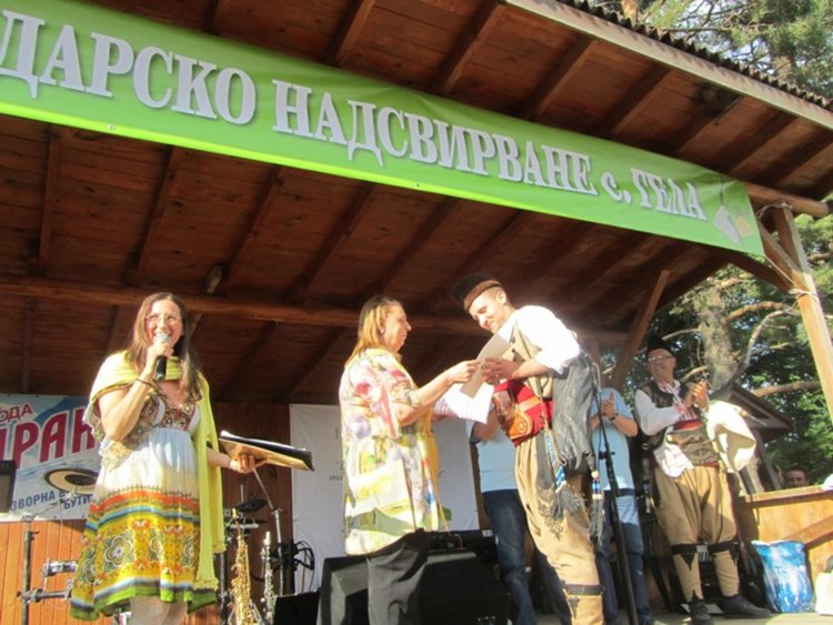 Започва месецът на съборите, Гела събира гайдарите 