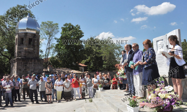 Кметът на Баните Искендер откри паметник на Ботев и Левски в Спахиево