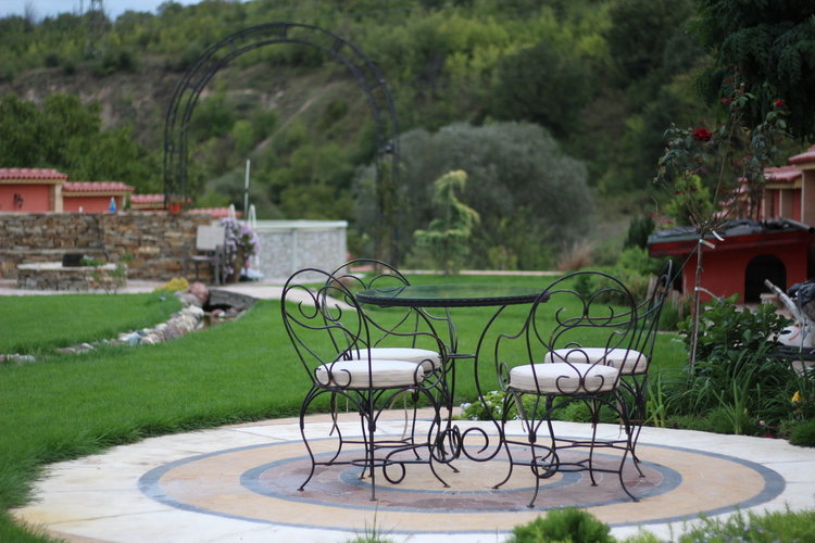 Ден на градинаря: Хасковски градини с райграс, домати и билки