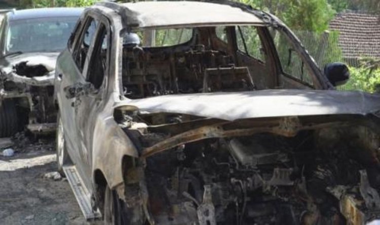 Неизвестни лица опожаряват къщи и автомобили на кметове, бизнесмени и общински съветници в Ломско