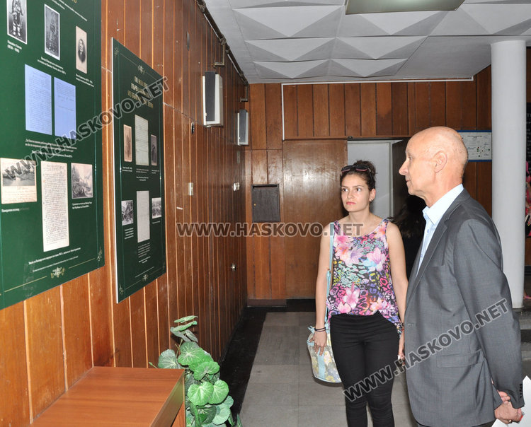 Изложба от 11 табла описва живота и делото на Левски