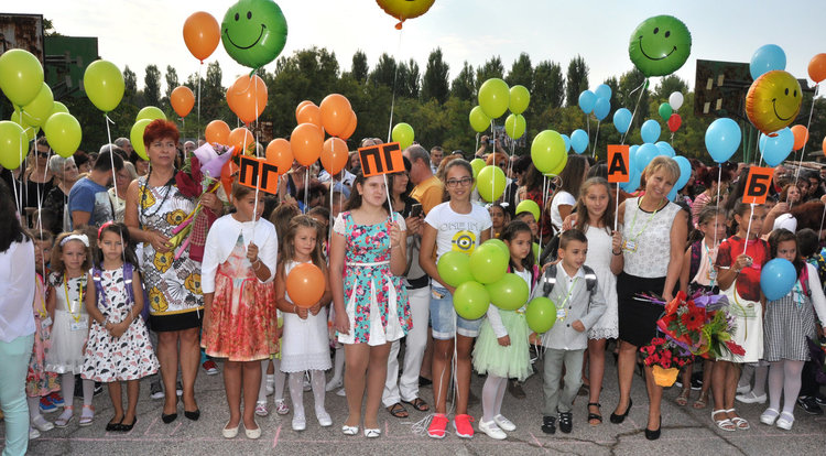 МОН се отказва от скъсяването на лятната ваканция, ще реже зимната