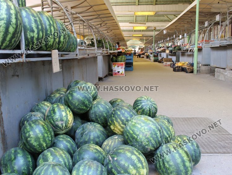 Търговци: Слабо е търсенето на дини на Зеленчуков пазар