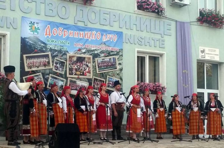 Македонци шашнати от гайдарите на Момчиловци, канят ги на фестивал