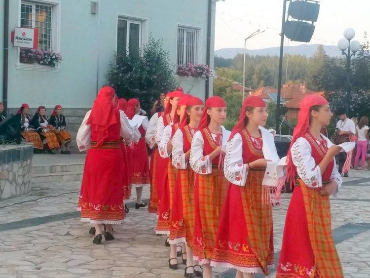 Македонци шашнати от гайдарите на Момчиловци, канят ги на фестивал