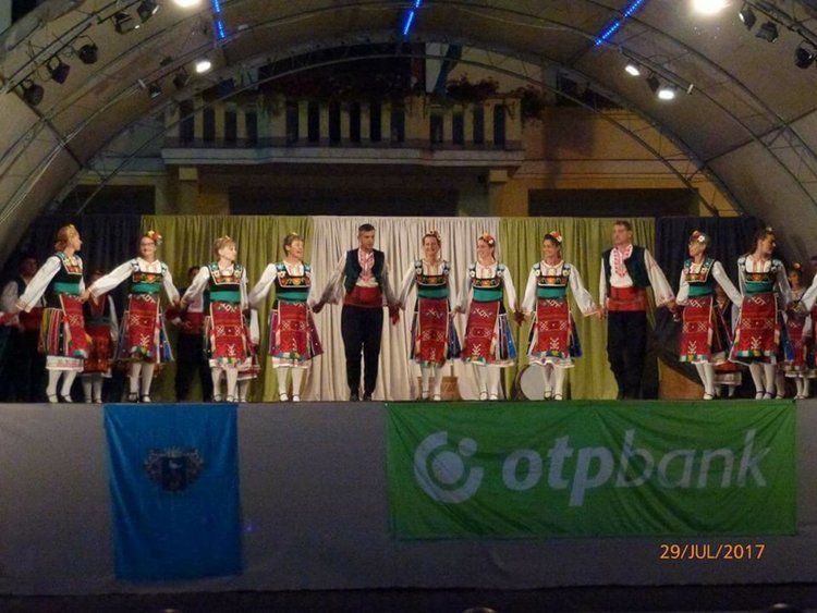 Димитровградчани се завърнаха от танцов фестивал в Унгария