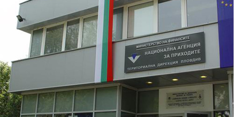 400 000 хартиени удостоверения ще се издават електронно от следващата година