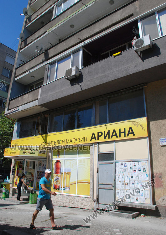 Пенсионери на бунт, взеха им клуба. Общината: незаконен е