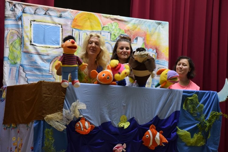 Безплатна театрална - куклена фиеста зарадва децата на Ардино