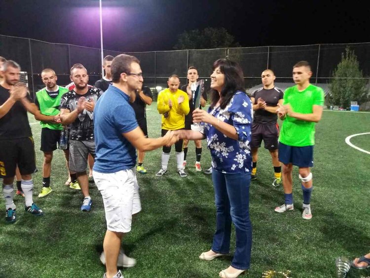 Любители на футбола дариха средства за пострадал при катастрофа