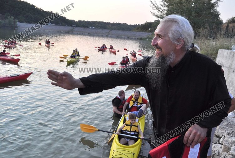 Осветиха каяците на българо-руската регата за 140-годишнината от боевете на Шипка