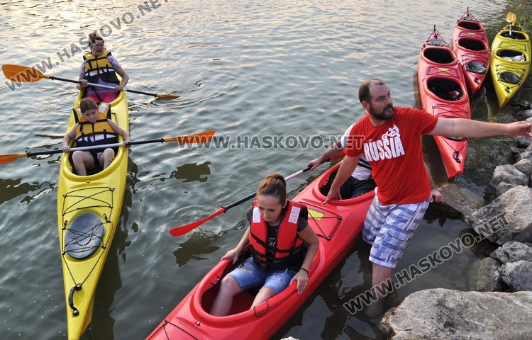 Осветиха каяците на българо-руската регата за 140-годишнината от боевете на Шипка