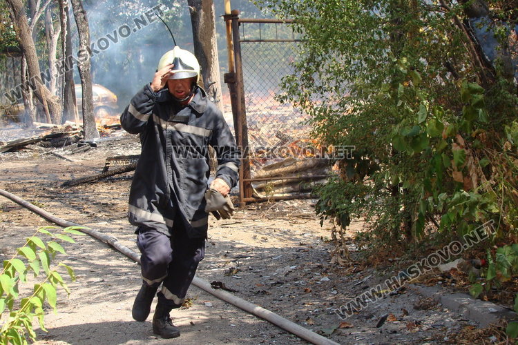 Пожар в къща в Странско гасиха огнеборците