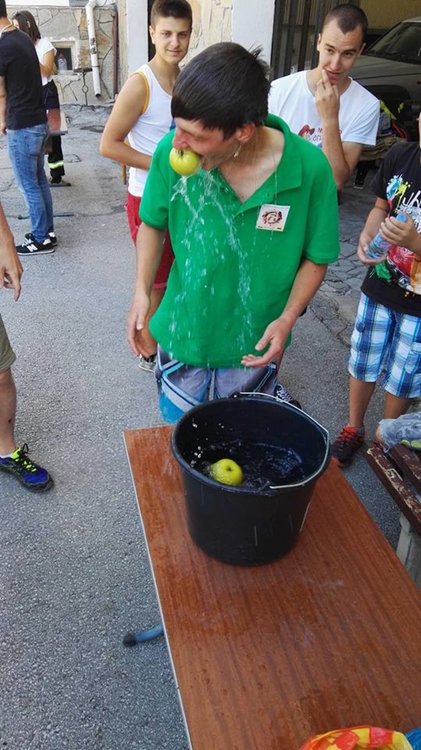 Доброволци от немска и смолянска пожарни служби се учат заедно да потушават бедствия