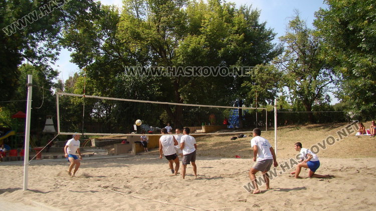Петото издание на турнира по плажен волейбол за мъже ще се проведе през идните почивни дни на басейн "Химик", снимка -архив