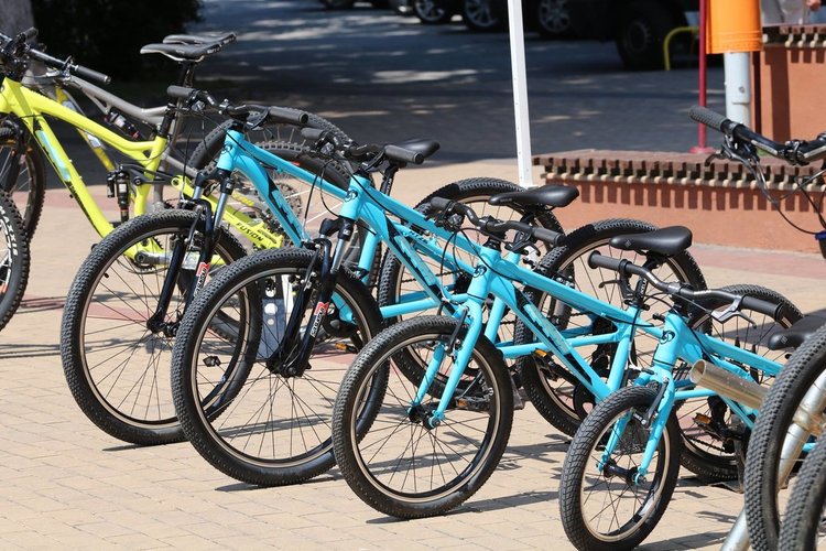 От 5 до 72 годишен участваха в състезанието за планинско бягане и колоездене в Чепеларе, победата взе англичанин