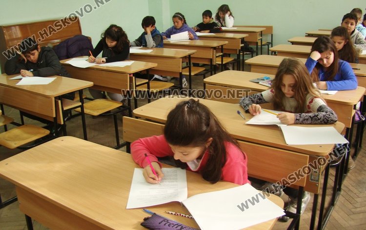 8 екипа за съвместна работа са формирани в Димитровград с цел реализиране на идеята на Правителството за присъствие на всяко дете в клас през новата учебна година