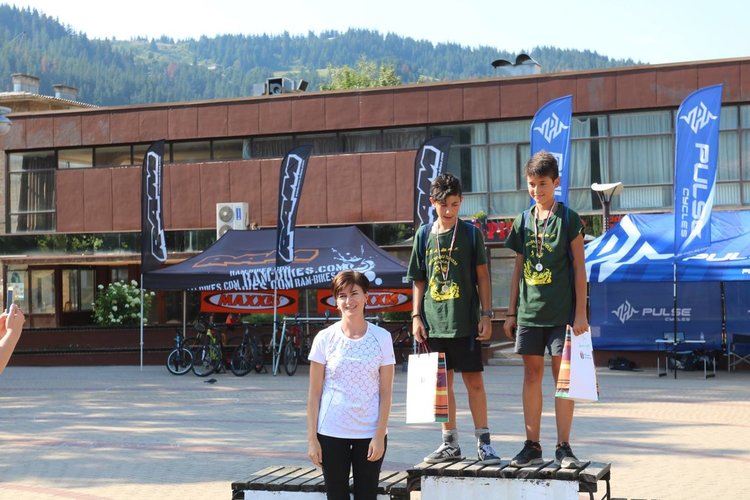 От 5 до 72 годишен участваха в състезанието за планинско бягане и колоездене в Чепеларе, победата взе англичанин