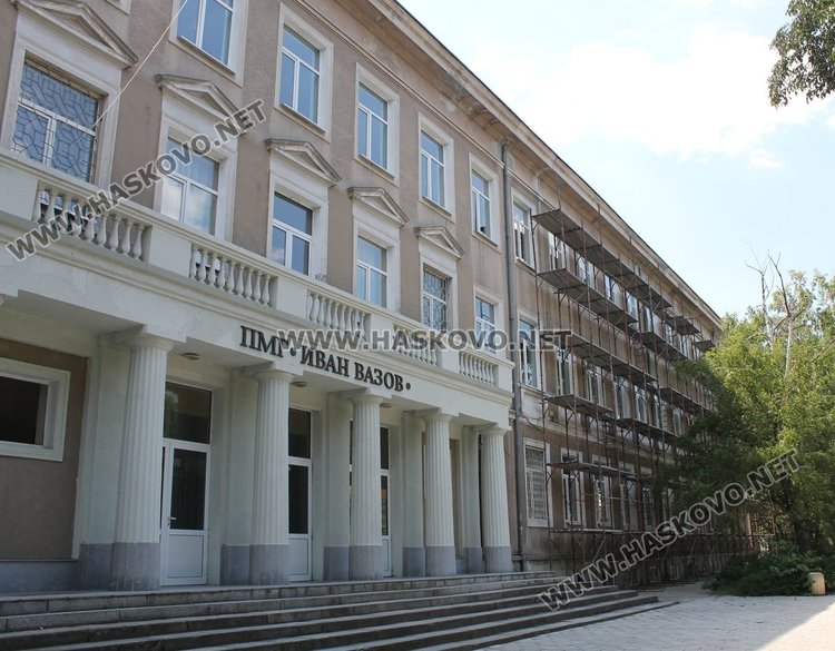 Фасадата на ПМГ ще бъде почистена по специална технология