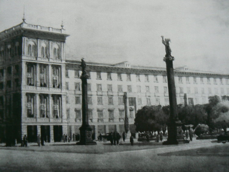 Книгата прави опит да се надникне в т.нар миграционен процес при създаването на града