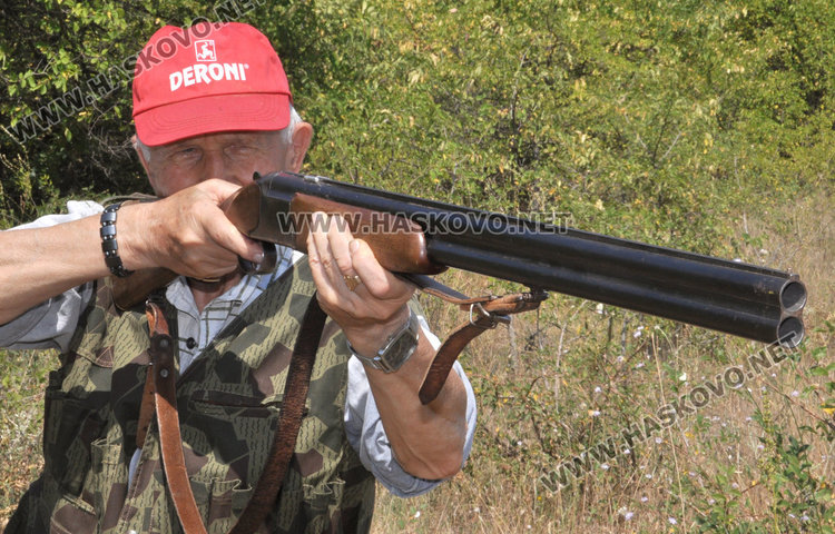 Откриха сезона за прелетен дивеч, 83-годишен гърми по гургулици 