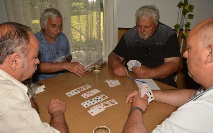 На 26 август в хотел "Славяни" ще се проведе турнир по спортен бридж, снимка -архив