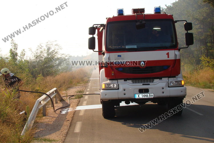 Горя лек автомобил край село Воден