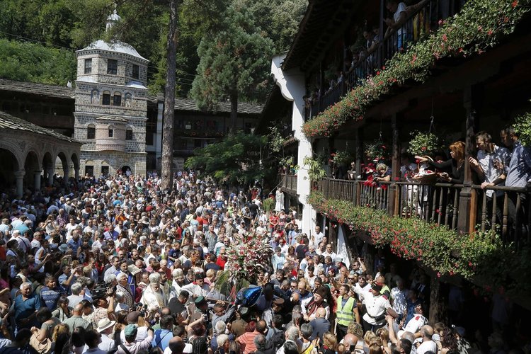 Дават 500 хил. лв. за ремонт на Троянския манастир