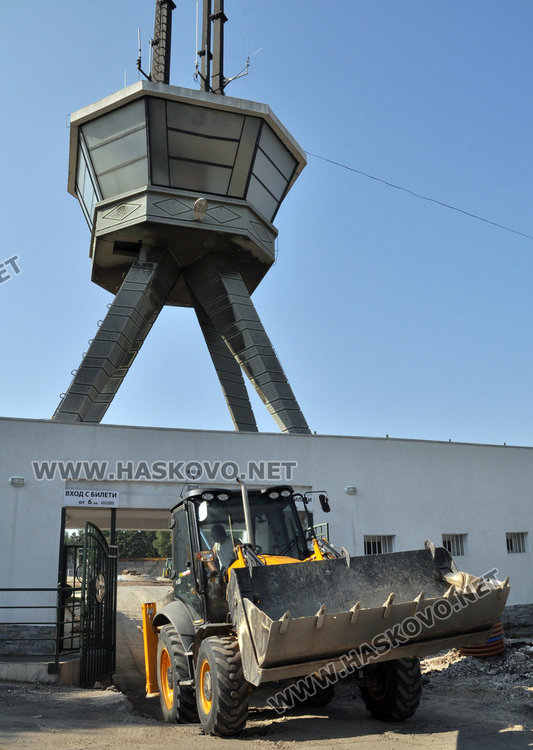 20 тонен воден резервоар ще поддържа чима на стадион Хасково