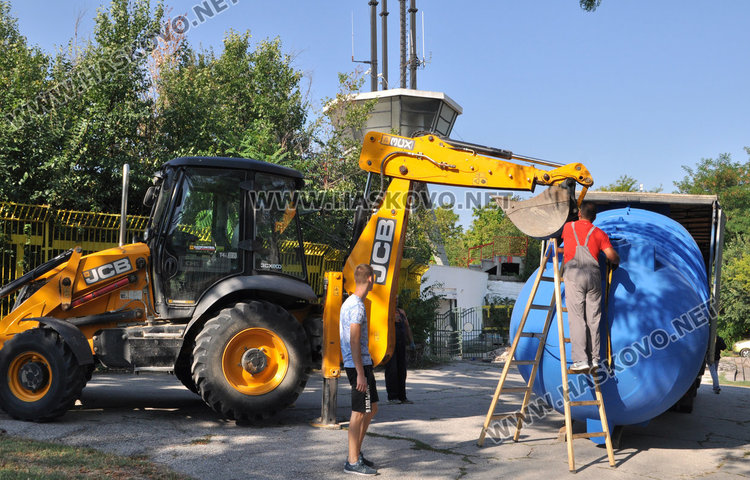 20 тонен воден резервоар ще поддържа чима на стадион Хасково