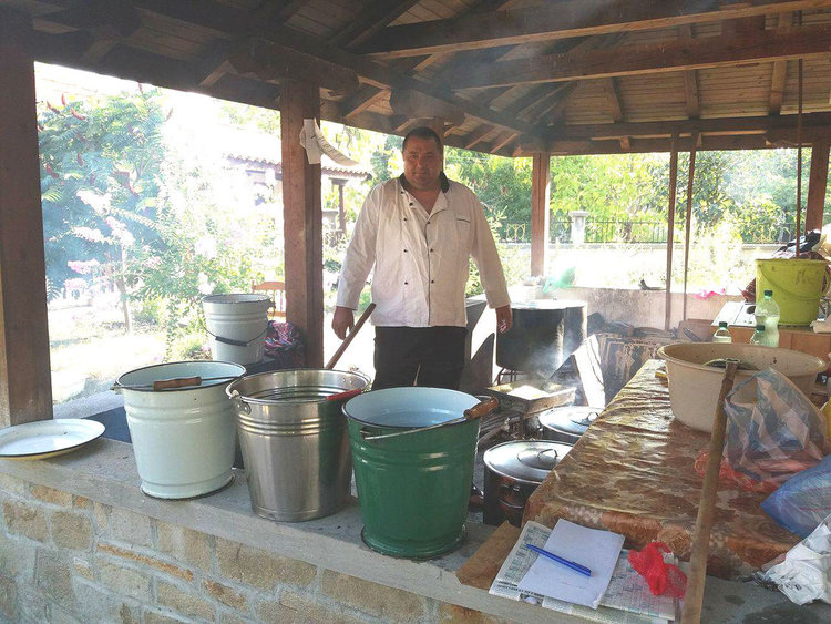 Успение на Пресвета Богородица събра християните в храма