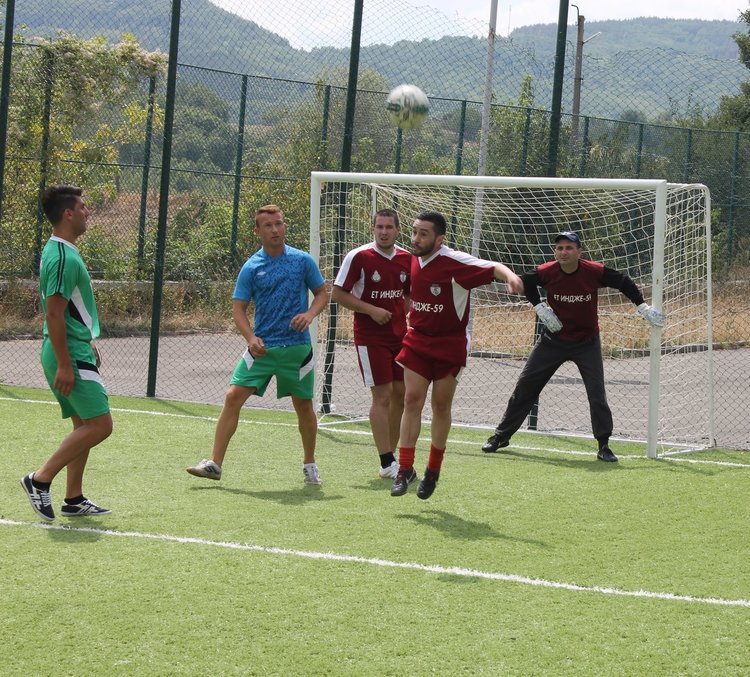 Организират футболен турнир на малки врати в Чубрика