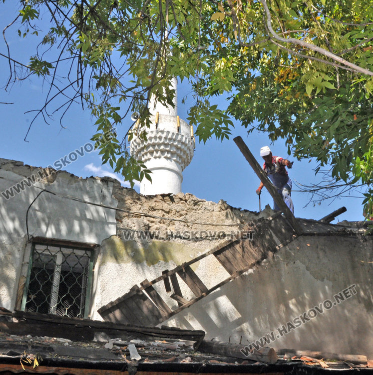 Стягат Ески джамия в Хасково след почти половин век без ремонт