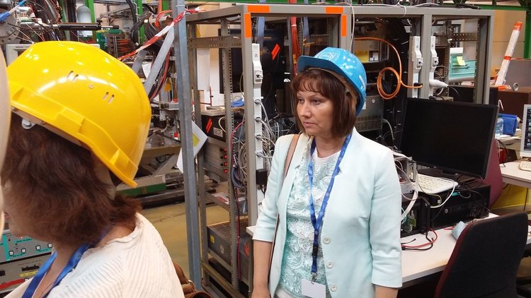 Учителката Гарова се завърна от обучение в ЦЕРН