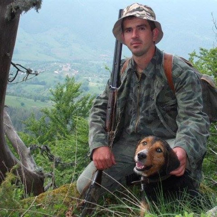 Валентин Гърбелов е само на 31 години, но се изправи пред непосилно за всеки изпитание. Благодарение на подкрепата и грижите на семейството си, на помощта на много хора дарили средства, младият мъж вече е у дома