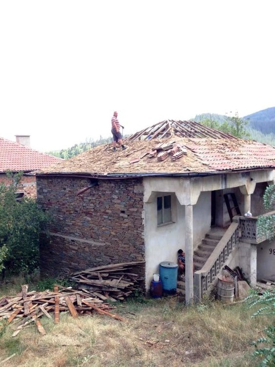 Изселници ремонтират къщите си в Млечино
