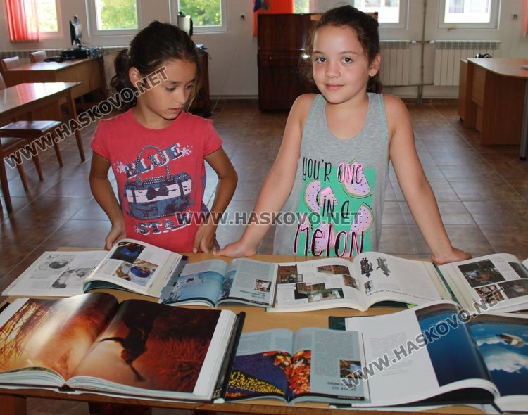 Подредиха изложба за деня на фотографията в Димитровград