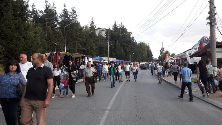 Кметът на Доспат на празника на града: Чакаме асфалт за всички улици в Общината