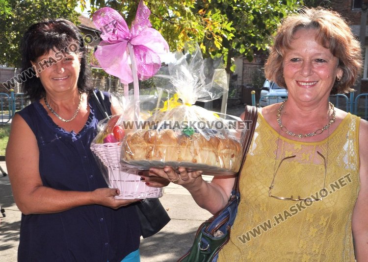 Организаторите бяха подготвили и надпревара за най-добри домашно приготвени тестени изделия