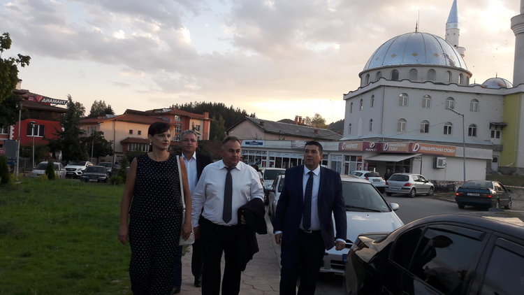 Кметът на Доспат на празника на града: Чакаме асфалт за всички улици в Общината